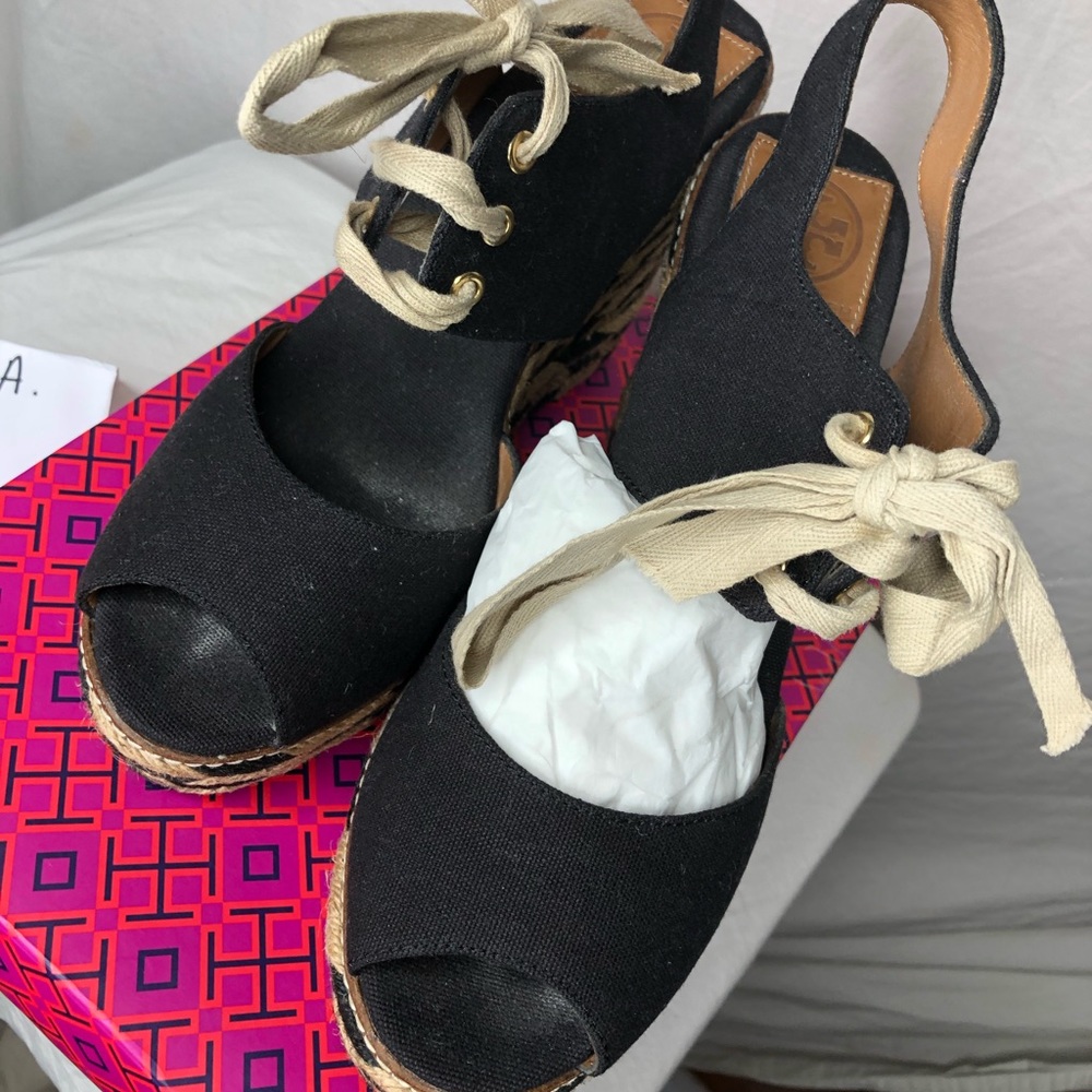 Brand new Tory Burch woven Wedges
